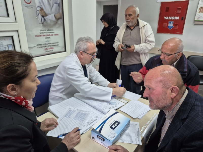 Altunhisar Karakapı’da “Sağlıklı Hayat Ekibi” Hizmeti