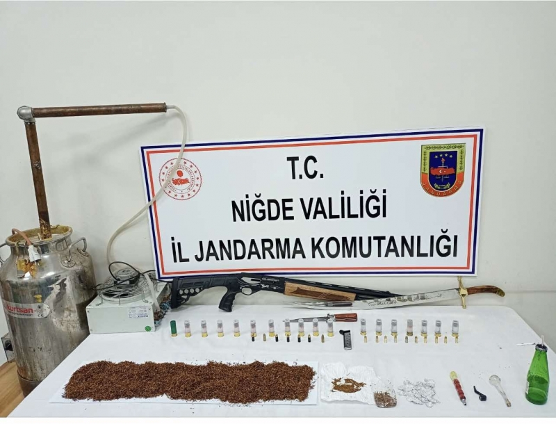 Jandarmadan uyuşturucu tacirlerine darbe