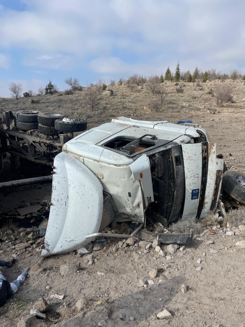 Niğde Altunhisar'da Trafik Kazası: 1 Ölü, 1 Yaralı