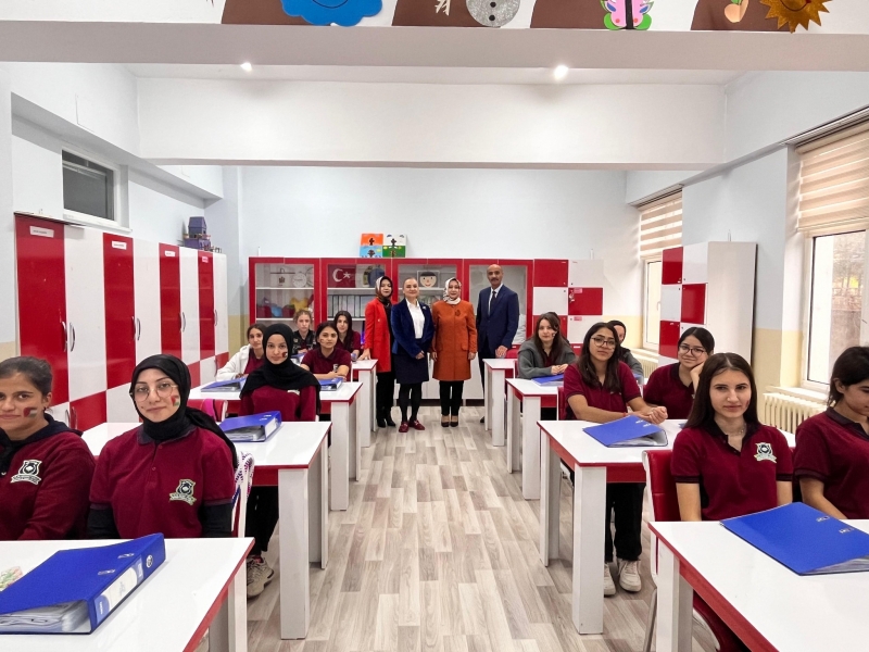 Özbek’ten 75. Yıl Mehmet Göker MTAL’ye Ziyaret
