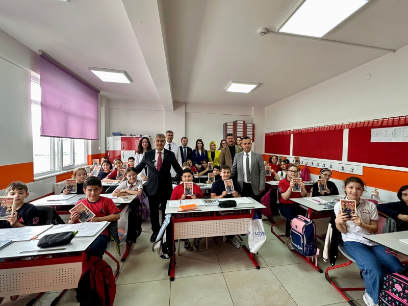 Vali Çelik’ten Akkol Koleji’ne Anlamlı Ziyaret