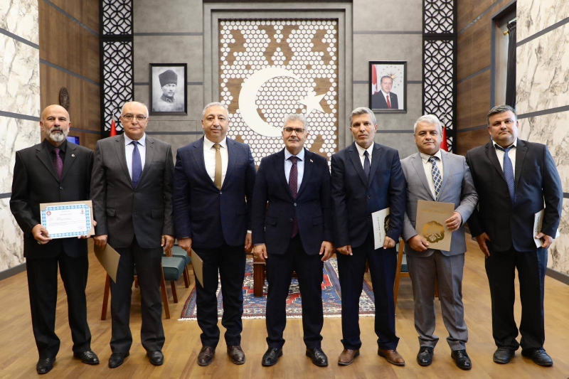 Vali Çelik’ten Patates Araştırma Enstitüsü Personeline Başarı Belgesi