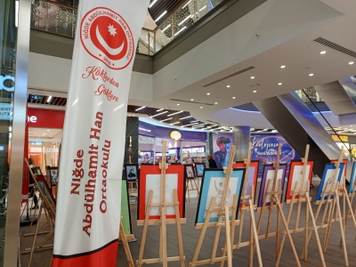 Abdülhamit Han Ortaokulu Öğrencilerinden TemaPark AVM’de Ebru Sergisi