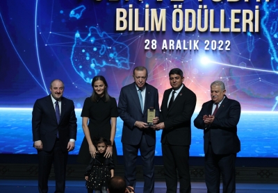 Akademisyene Cumhurbaşkanı Erdoğan’dan ödül