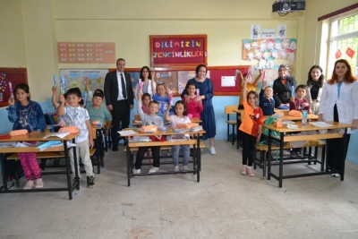 Çamardı’da öğrencilere diş fırçası ve macun dağıtıldı