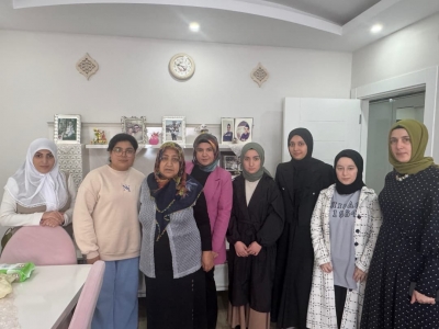 Gençlerden Şehit Ailesine ziyaret