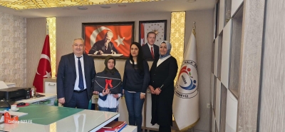 Niğde Halk Eğitimi Merkezi'nden Genç Şaire Destek