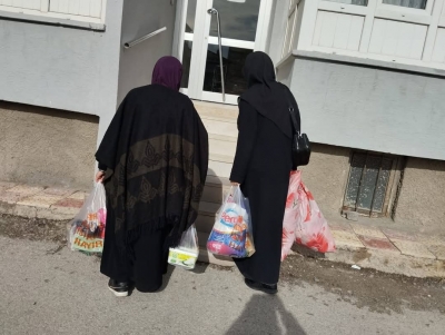 Niğde İHH’dan Yetim ve İhtiyaç Sahibi Ailelere Kumanya Desteği