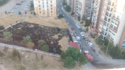 Niğde'de Kentsel Dönüşüm Alanında Ot Yangını Paniği