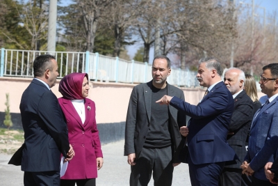 Niğde’de Öğrencilere Halı Saha Projesi Ziyareti
