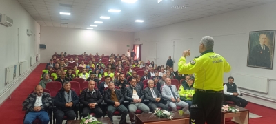 Niğde’de Servis Sürücüleri ve Rehber Personele Trafik Eğitimi