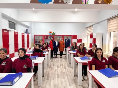 Özbek’ten 75. Yıl Mehmet Göker MTAL’ye Ziyaret